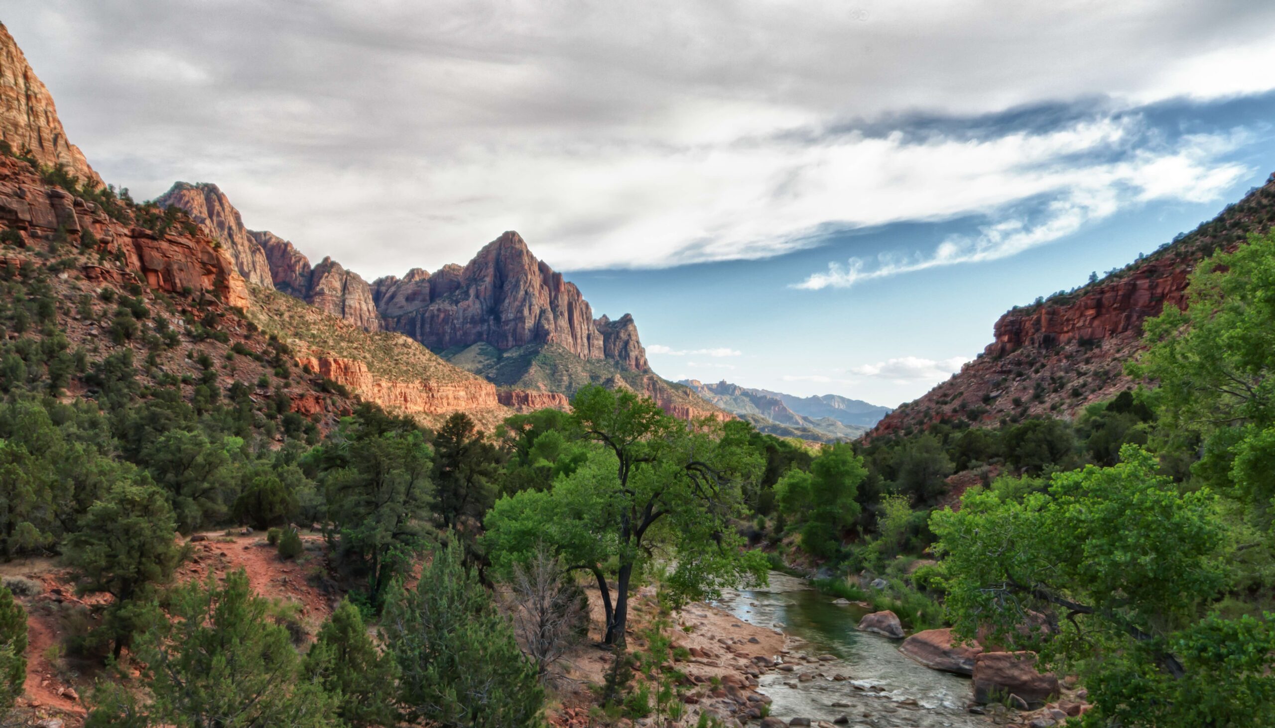 FOCUS ON THE BACKROADS: ZION NATIONAL PARK